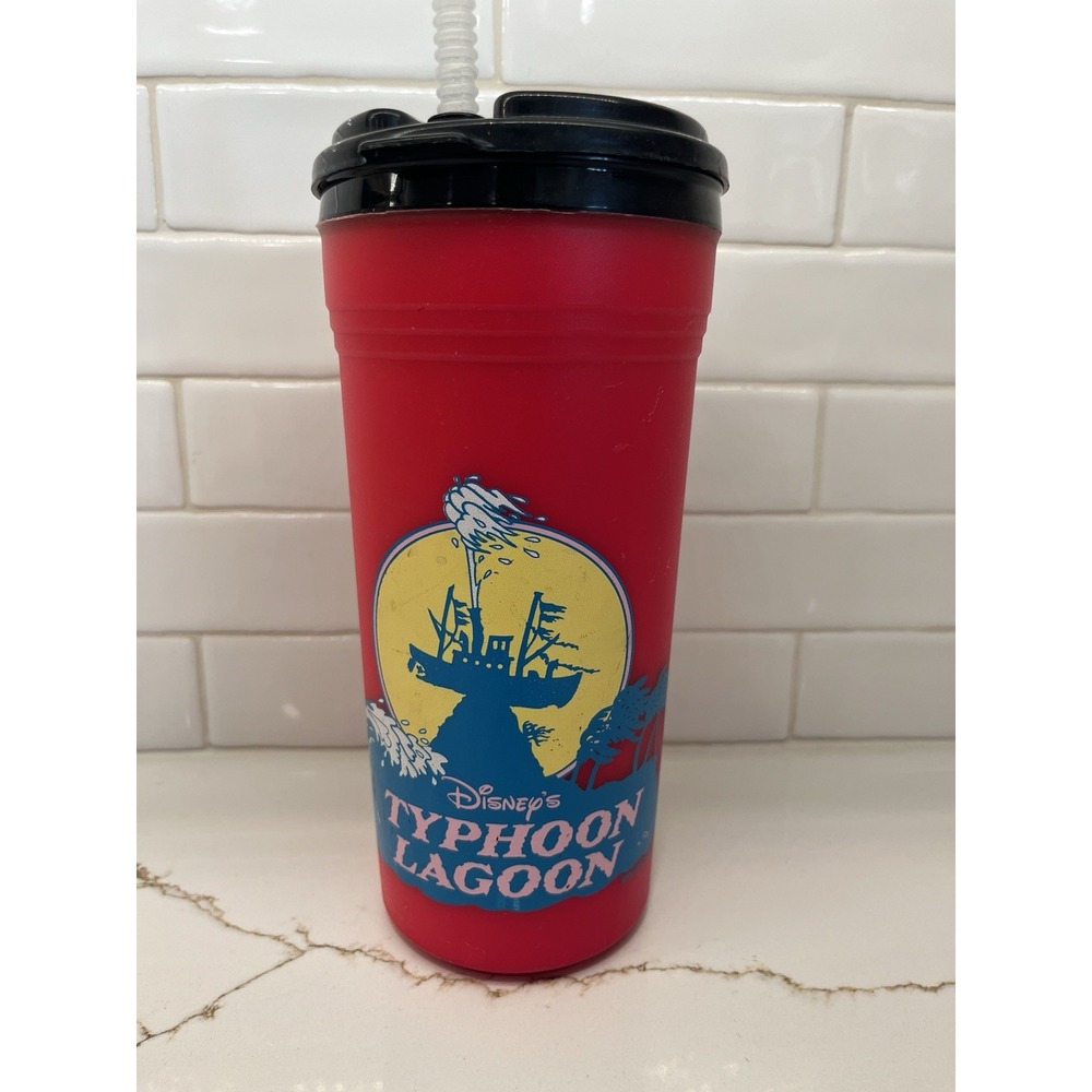 Vintage Disneys Typhoon Lagoon Aladdin Insulated Mug Cup with Handle And Straw